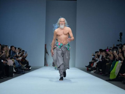 80 year old model breaks stereotypes with runway swagger 80 year old model breaks stereotypes with runway swagger