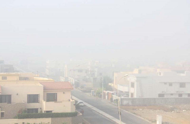 light smog was witnessed in different parts of karachi on monday morning photo ayesha mir express light smog was witnessed in different parts of karachi on monday morning photo ayesha mir express