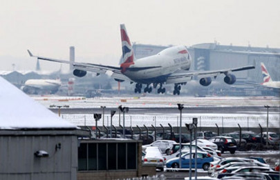 firefighters called to burning smell on aircraft at london s heathrow airport