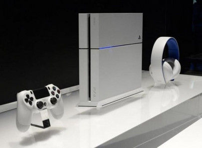 nintendo and sony do battle with old vs new console launches nintendo and sony do battle with old vs new console launches