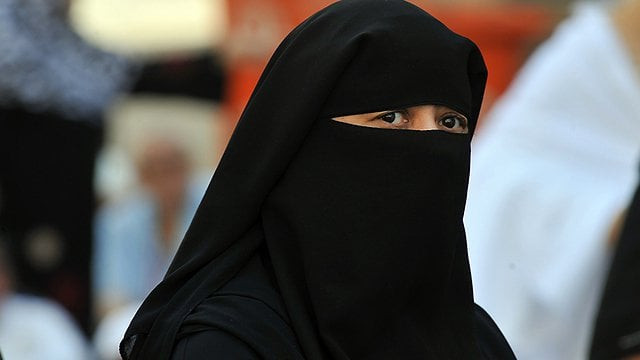 the woman refused to remove her niqab despite the town 039 s mayor repeatedly asking her to do so photo afp