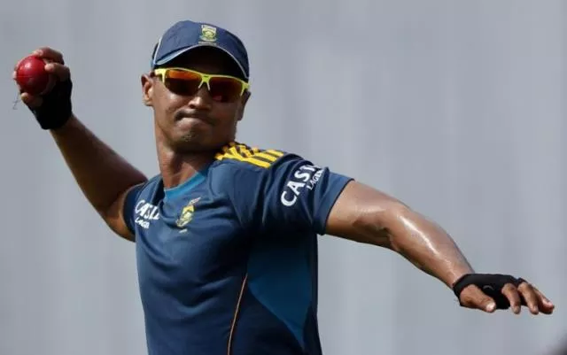 south africa 039 s alviro petersen throws a ball during a practice session in galle photo reuters south africa 039 s alviro petersen throws a ball during a practice session in galle photo reuters