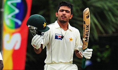 fawad alam completes 10 000 runs in first class cricket