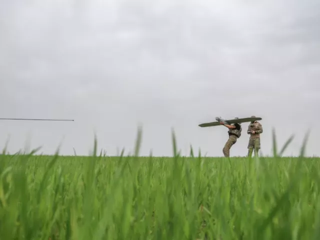ukrainian servicemen launch a leleka reconnaissance unmanned aerial vehicle donetsk region april 26 2024 photo reuters ukrainian servicemen launch a leleka reconnaissance unmanned aerial vehicle donetsk region april 26 2024 photo reuters