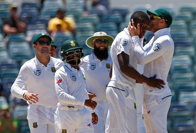 south africa 039 s kagiso rabada is kissed by team captain faf du plessis as they celebrate dismissing australia 039 s mitchell starc at the waca ground in perth photo reuters south africa 039 s kagiso rabada is kissed by team captain faf du plessis as they celebrate dismissing australia 039 s mitchell starc at the waca ground in perth photo reuters