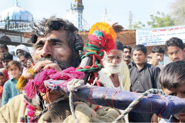 people from all the country arrived at the shrine to participate in the urs celebrations photos online