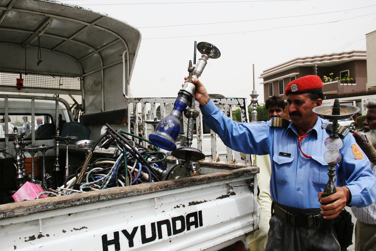 currently 3 7 million adults use water pipes hookah sheesha in pakistan photo mohammad noman