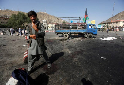suicide bomber attacks vehicle in kabul killing four suicide bomber attacks vehicle in kabul killing four