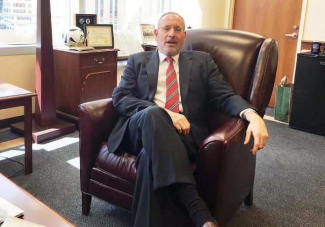 attorney andrew luger minnesota 039 s senior prosecutor who is spearheading efforts to prevent youth in minneapolis from joining isis is pictured in his office in minneapolis minnesota us april 15 2016 photo reuters