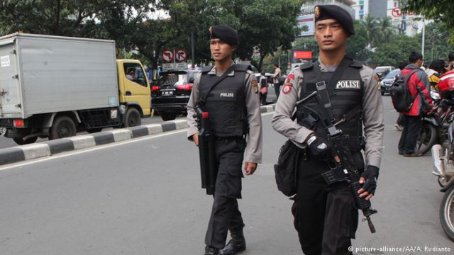 indonesian court sentences american to life for drug smuggling indonesian court sentences american to life for drug smuggling