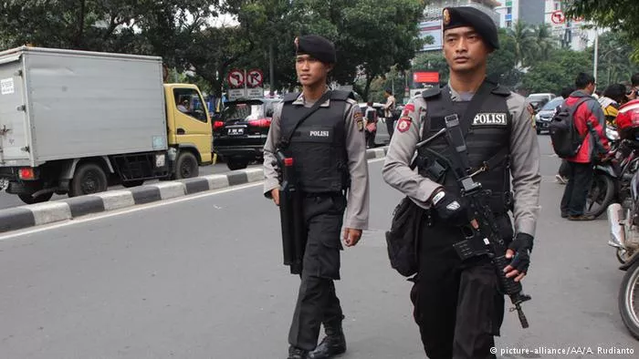 indonesian court sentences american to life for drug smuggling indonesian court sentences american to life for drug smuggling