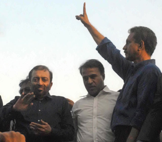 mqm 039 s waseem akhtar after getting released from karachi central jail on november 16 2016 photo irfan ali express