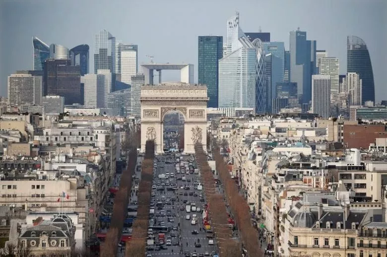 general view of the skyline of la defense business district with its arche behind paris 039 landmark the arc de triomphe and the champs elysees avenue in paris france january 13 2016 photo reuters general view of the skyline of la defense business district with its arche behind paris 039 landmark the arc de triomphe and the champs elysees avenue in paris france january 13 2016 photo reuters