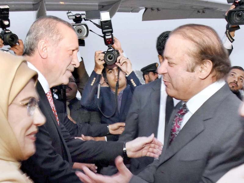 pm nawaz sharif welcomes turkey s president erdogan at the nur khan air base photo app