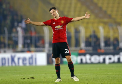 man utd quarterly profit falls by a quarter on lower matchday revenue