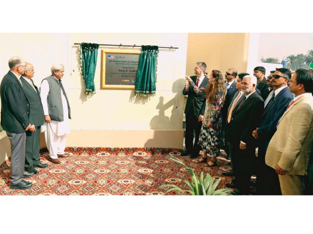 us consul general inaugurates the newly constructed centre at the uaf photo express us consul general inaugurates the newly constructed centre at the uaf photo express