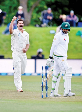 new zealand debutant de grandhomme claimed 6 41 to skittle the visitors out for just 133 the best ever figures by a new zealand debutant photo afp new zealand debutant de grandhomme claimed 6 41 to skittle the visitors out for just 133 the best ever figures by a new zealand debutant photo afp