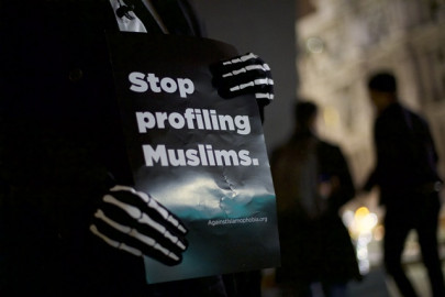 us jewish rights leader vows to register as muslim if trump establishes muslims database