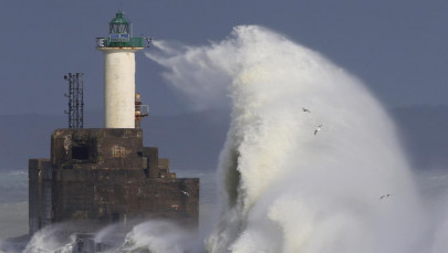 70 000 homes without power in storm hit france 70 000 homes without power in storm hit france