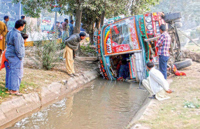 road accident 24 injured as bus overturns road accident 24 injured as bus overturns