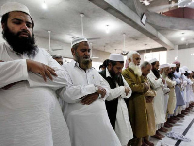 last rites slain fc troops cop laid to rest last rites slain fc troops cop laid to rest