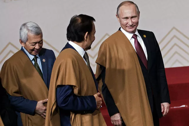 brunei 039 s sultan hassanal bolkiah and russia 039 s president vladimir putin photo reuters brunei 039 s sultan hassanal bolkiah and russia 039 s president vladimir putin photo reuters