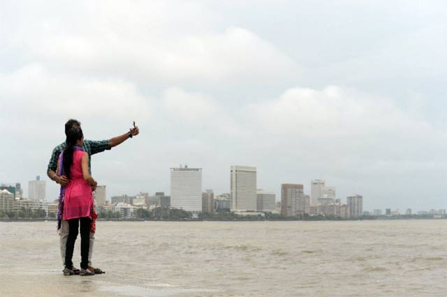 india tops the list with 76 selfie takers who lost their lives photo afp