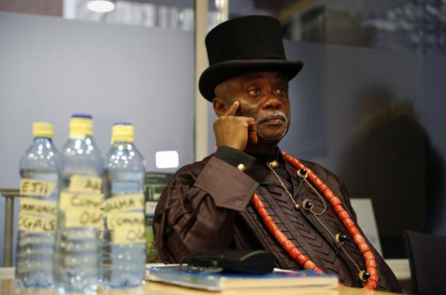 more than 40 000 nigerians are demanding action from shell to clean up oil spills photo afp