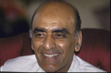 former caretaker pm moeenuddin qureshi passes away in washington