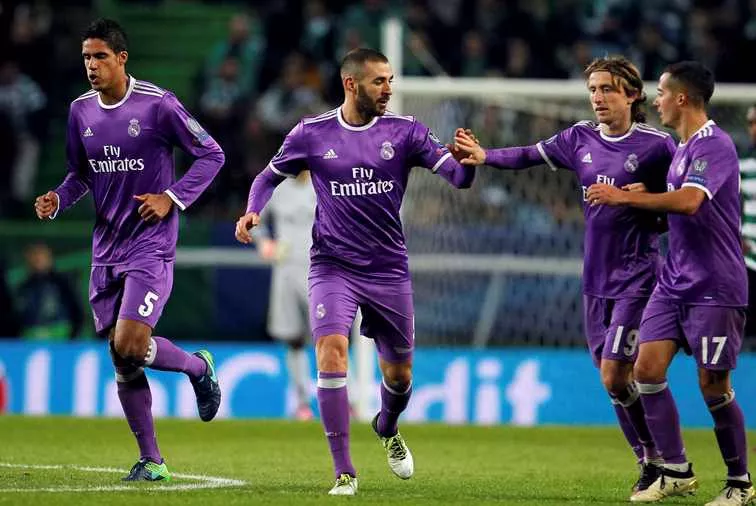 real madrid 039 s karim benzema celebrates scoring their second goal against sporting lisbon on november 23 2016 photo reuters real madrid 039 s karim benzema celebrates scoring their second goal against sporting lisbon on november 23 2016 photo reuters
