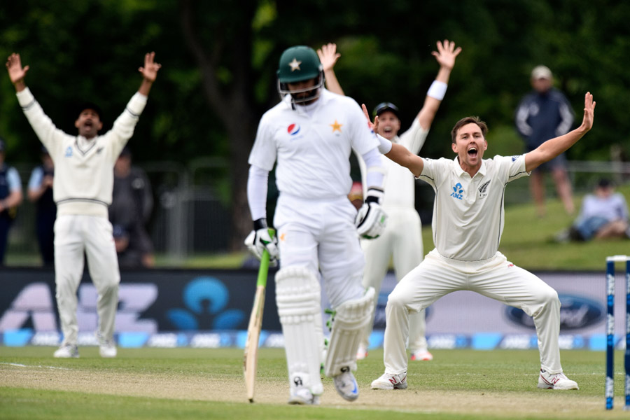 the kiwis who have a chance of winning the series in hamilton as even a draw would suffice have not won a test series against pakistan in more than 30 years with their last win coming in 1985 photo afp