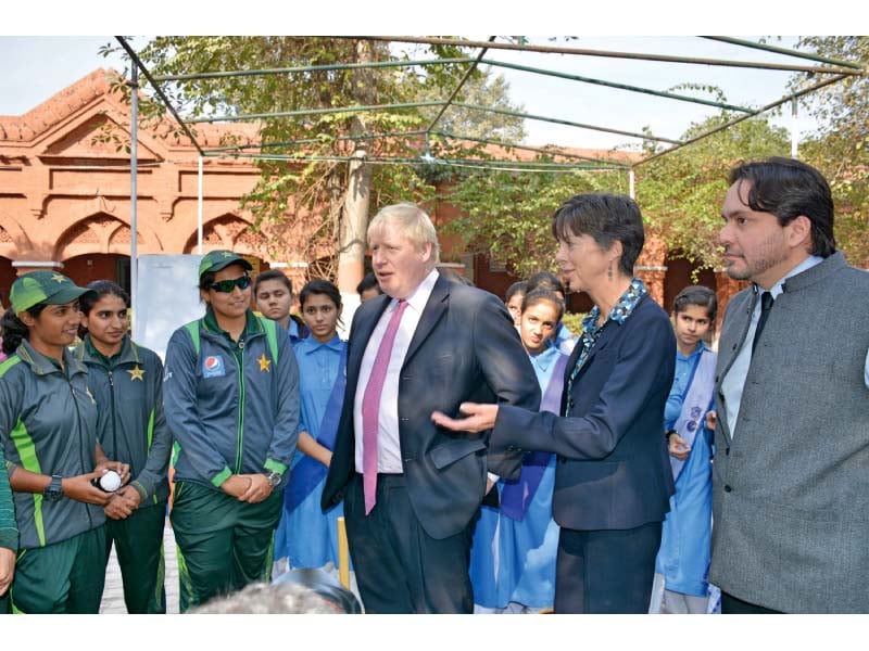 uk foreign secretary boris johnson joanna reid and isfundiar kasuri with kinnaird high school students photo dfid