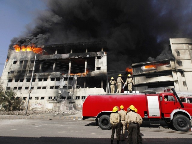 two killed as blaze erupts in karachi s kemari area