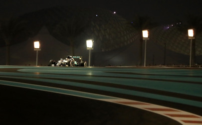 abu dhabi grand prix hamilton grabs pole for title decider