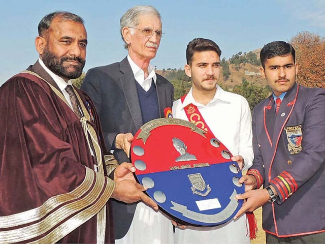 k p cm pervez khattak distributes prizes at abbottabad public school photo express k p cm pervez khattak distributes prizes at abbottabad public school photo express