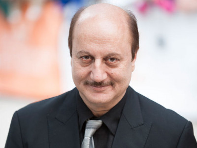 anupam kher takes swipe at former indian pm gets trolled by twitterati anupam kher takes swipe at former indian pm gets trolled by twitterati