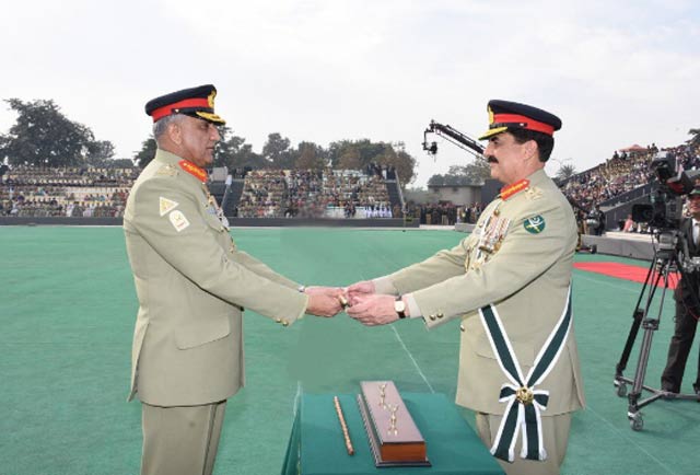 general raheel sharif passes the baton of command to gen bajwa photo ispr