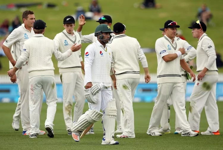 pakistan 039 s sami aslam is dismissed for 91 runs during day five of the second cricket test match between new zealand and pakistan at seddon park in hamilton on november 29 2016 photo afp pakistan 039 s sami aslam is dismissed for 91 runs during day five of the second cricket test match between new zealand and pakistan at seddon park in hamilton on november 29 2016 photo afp