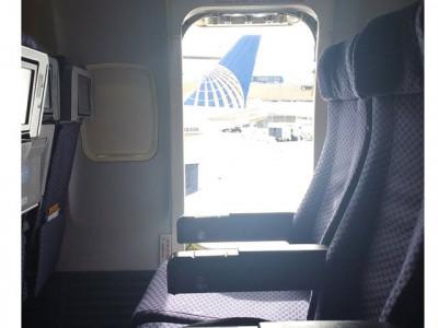 woman opens emergency exit jumps off plane woman opens emergency exit jumps off plane