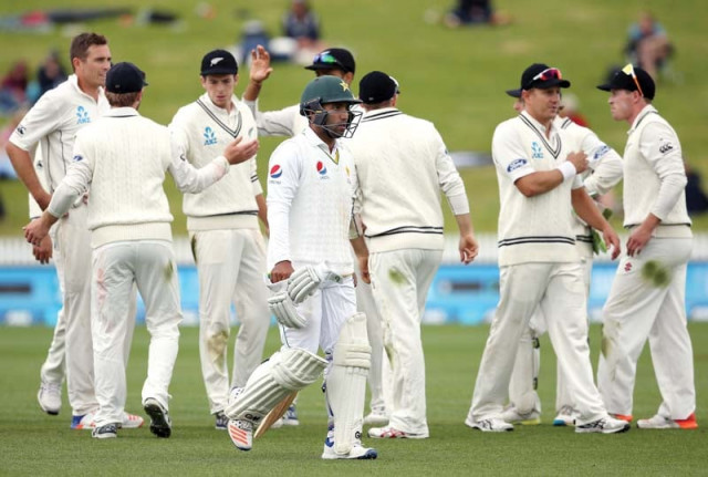 following aslam s dismissal in the 73rd over pakistan collapsed rapidly losing their last eight wickets for just 49 runs with wagner taking the last three for no runs in just six deliveries photo afp following aslam s dismissal in the 73rd over pakistan collapsed rapidly losing their last eight wickets for just 49 runs with wagner taking the last three for no runs in just six deliveries photo afp