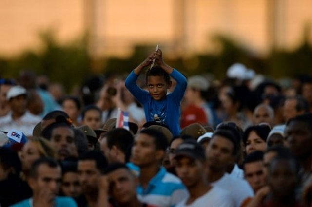 people gather at the revolution square to pay homage to late cuban revolutionary leader fidel castro in havana on november 29 2016 photo afp people gather at the revolution square to pay homage to late cuban revolutionary leader fidel castro in havana on november 29 2016 photo afp