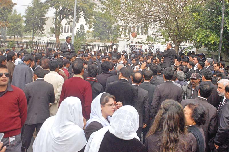 lawyers protest outside the supreme court photo waseem nazir