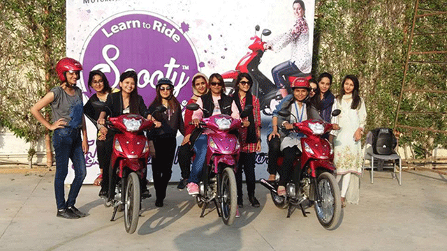 scooty revolution women learn to ride bikes on karachi s mean streets