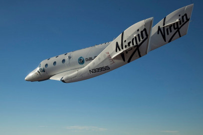 virgin galactic spaceship makes first glide flight