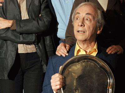 andrew sachs loveable waiter on fawlty towers dies at 86 andrew sachs loveable waiter on fawlty towers dies at 86