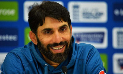 misbah raises rs300 000 for fan s medical treatment