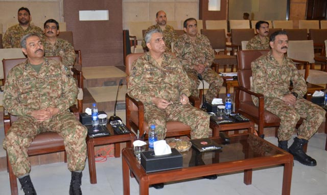 army chief general qamar javed bajwa is being briefed at headquarters southern command in quetta on december 6 2016 photo ispr