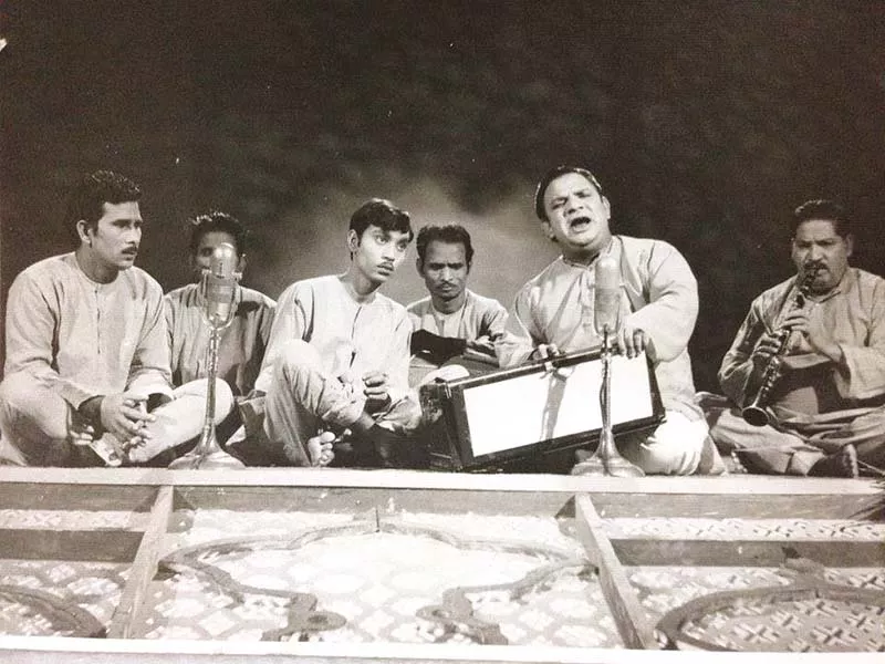 aziz belted out hits such as main sharabi sharabi and tari surat nighaoun main phirti in his five decade long career photo file aziz belted out hits such as main sharabi sharabi and tari surat nighaoun main phirti in his five decade long career photo file