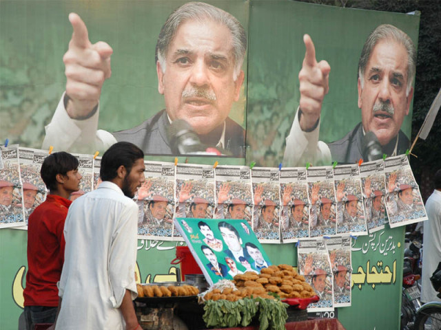 two rallies competed for the attention of the zinda dilan e lahore last week who won the contest two rallies competed for the attention of the zinda dilan e lahore last week who won the contest