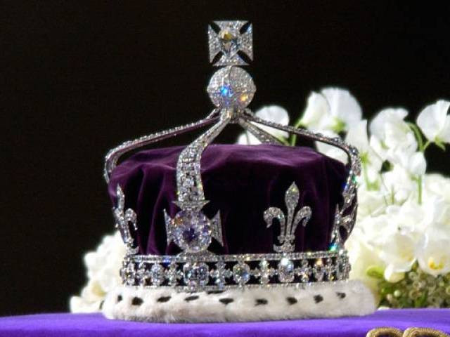 the crown of queen elizabeth the queen mother with the kohinoor diamond sits in the tower of london with the crown jewels photo reuters the crown of queen elizabeth the queen mother with the kohinoor diamond sits in the tower of london with the crown jewels photo reuters